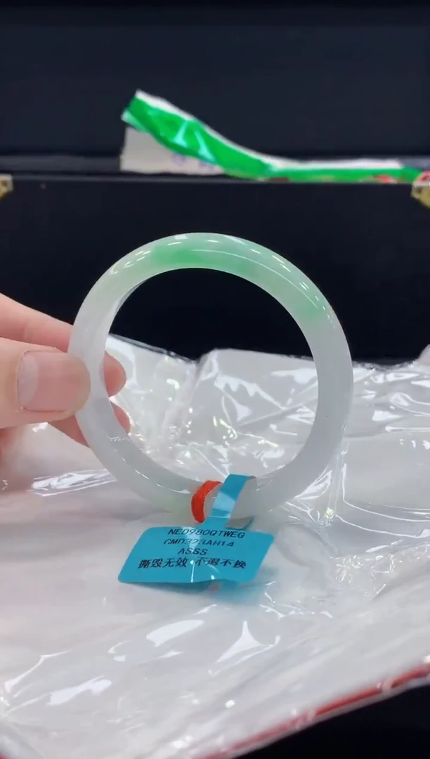 未镶嵌手镯翡翠翡翠手镯