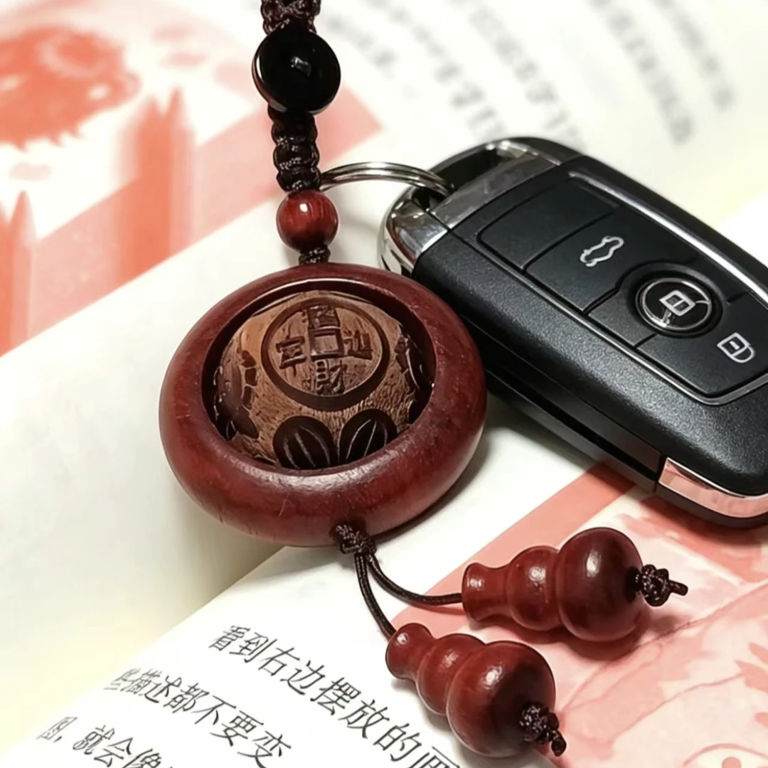 实木雕刻天官赐福生肖钥匙扣能转动的挂件血檀实木雕刻时尚钥匙扣
