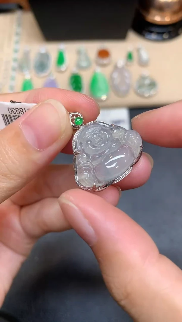 颈饰18K金镶嵌翡翠佛公【无服务费