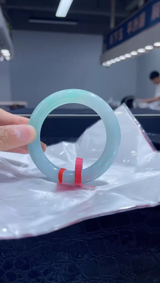 未镶嵌手镯翡翠3