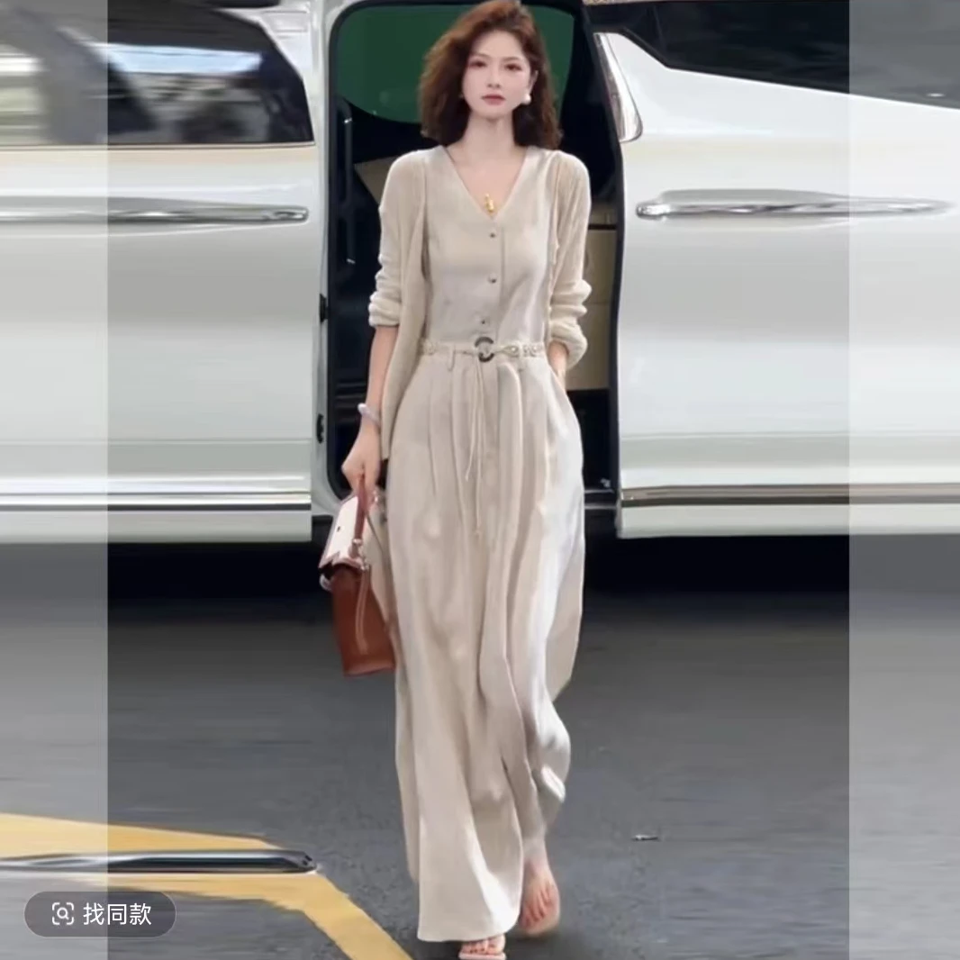 今年流行爆款气质名媛高端女神范高级感精致大方得体杏色连衣裙秋