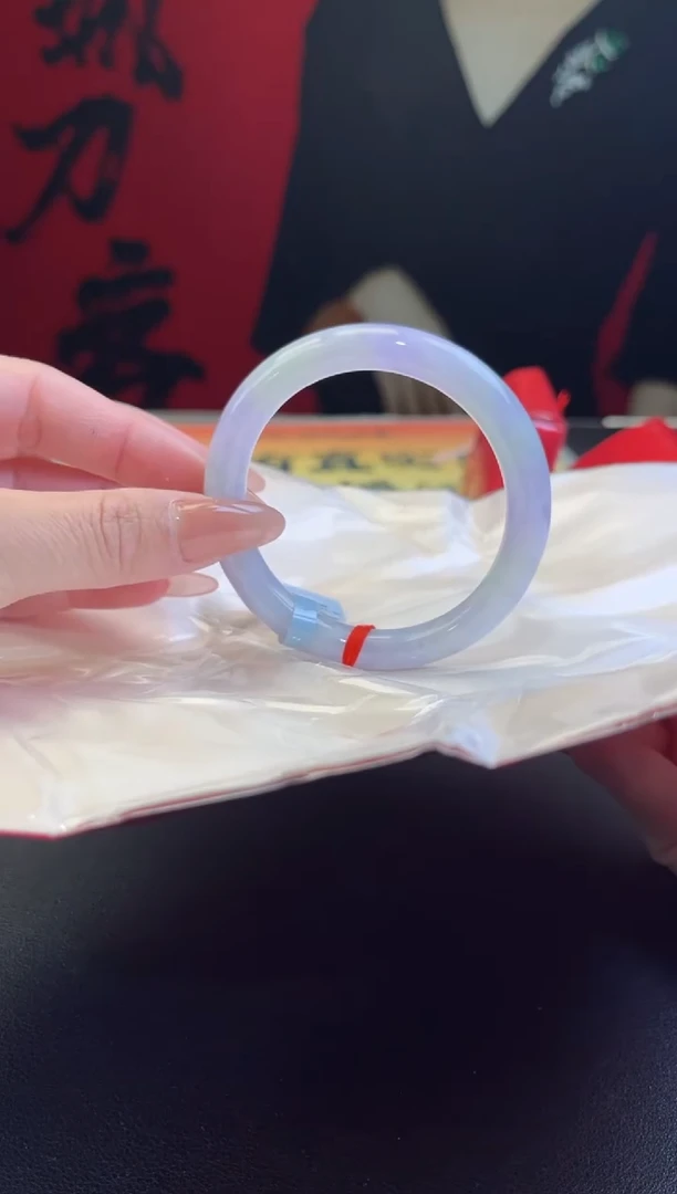 【闪购商品】翡翠手镯未镶嵌31翡翠手镯(微瑕）