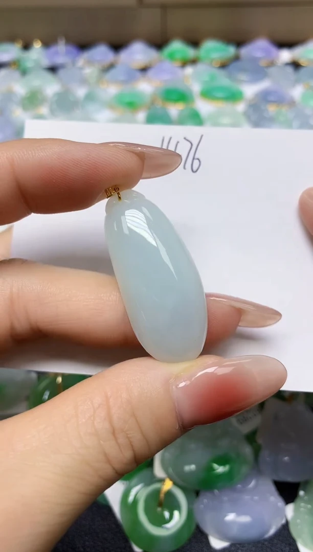 翡翠未镶嵌颈饰 天然缅甸翡翠A货