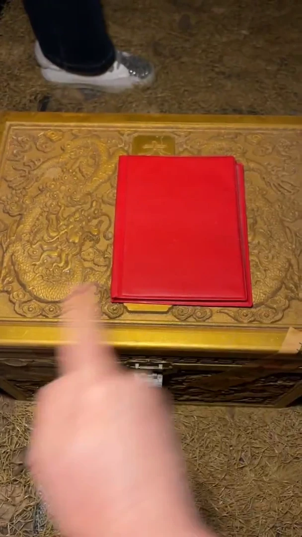 木摆件高端精美黄色龙浮雕盒一件链接