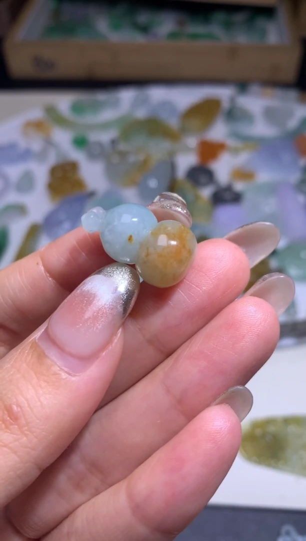 未镶嵌定制翡翠毛货