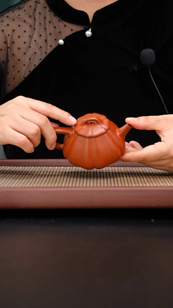 茶壶紫砂黄龙山朱泥筋纹石瓢130吴