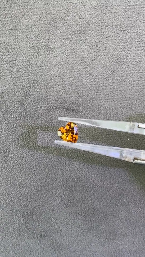 未镶嵌珠宝半成品碧玺0.94ct