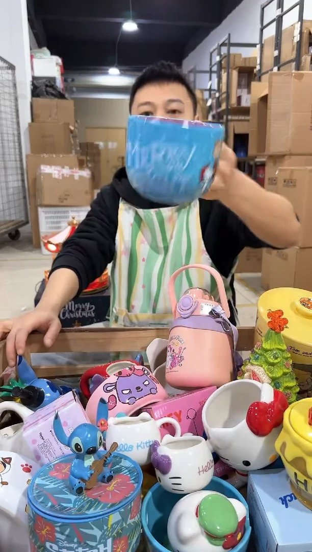 瓷片史努比红蓝早餐杯