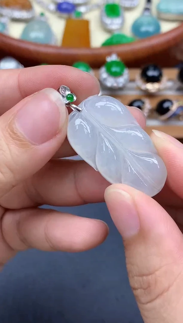 颈饰18K金镶嵌翡翠66-中国好珍宝