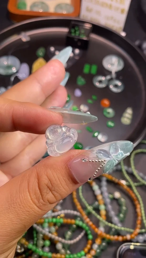 【闪购商品】翡翠挂件未镶嵌佛公