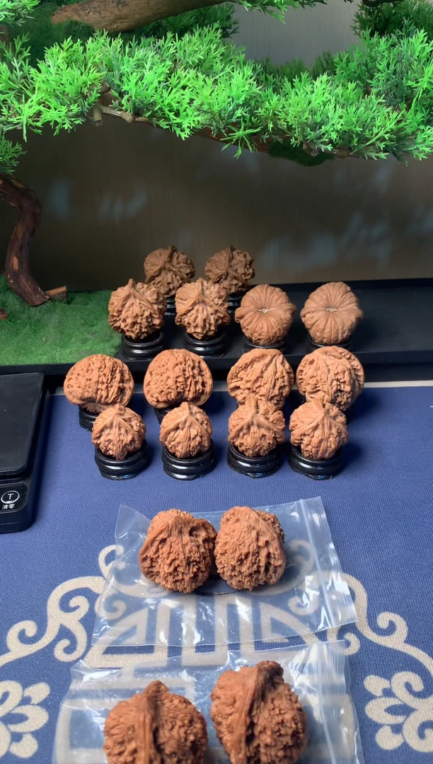 【闪购商品】文玩核桃把件40满天星