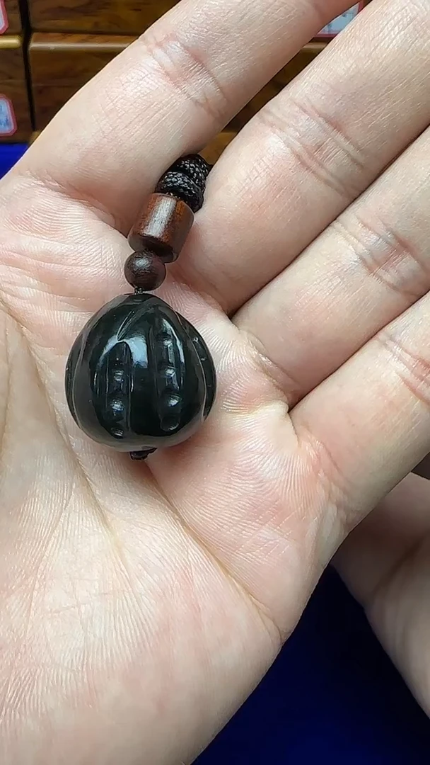 未镶嵌和田玉挂件董*青1