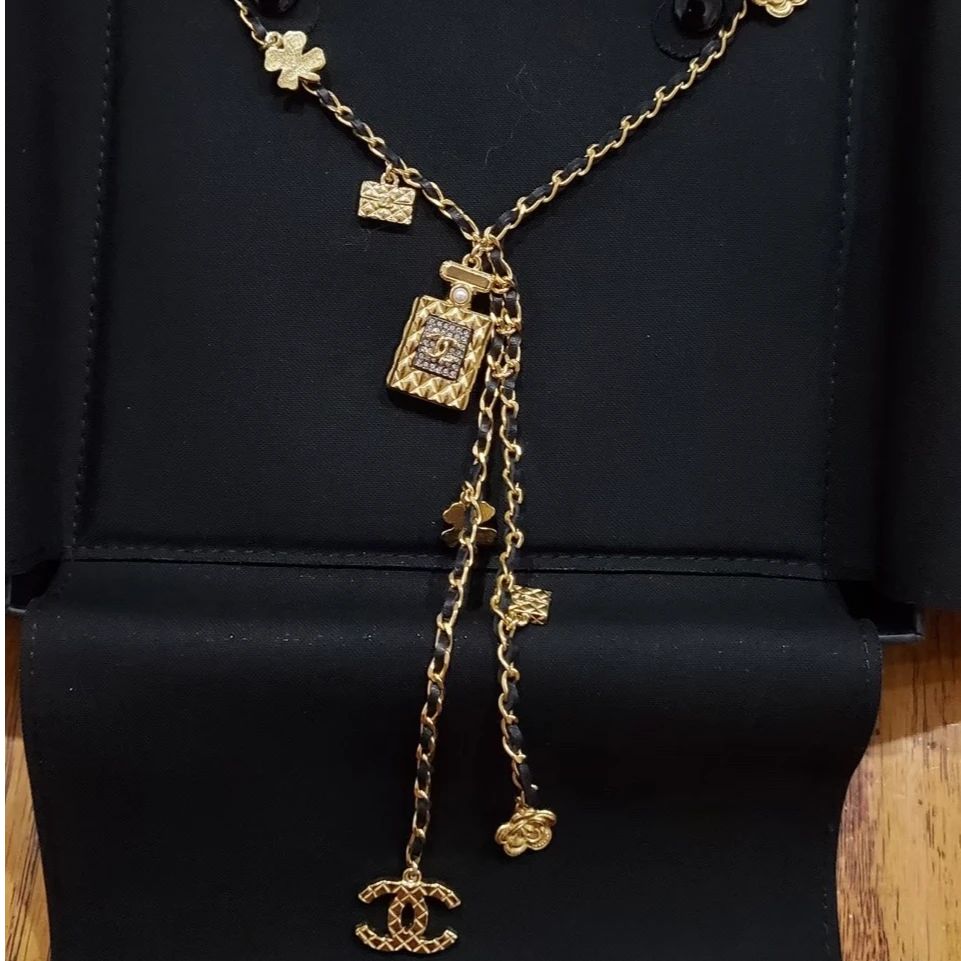 99新 Chanel/香奈儿 -60 小花6欢 20A 皮穿链 山茶花 项链