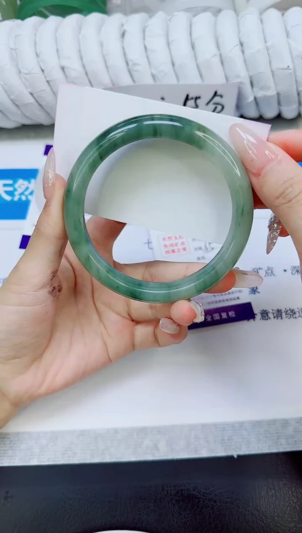 未镶嵌手镯石英质玉294/65.2