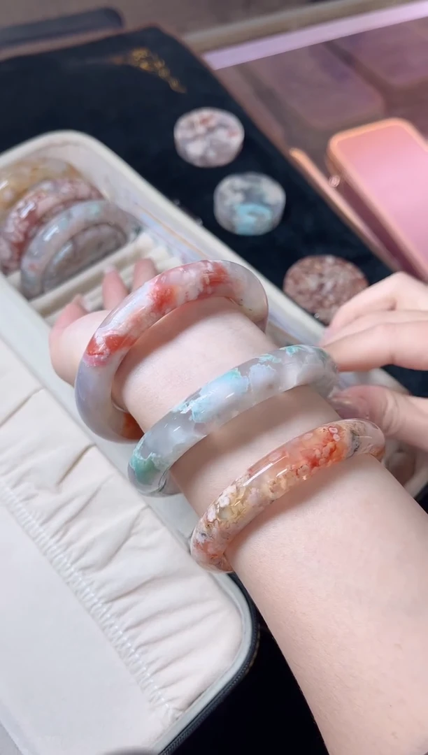 未镶嵌手镯石英质玉尘*丷圈口（赠品镯心）