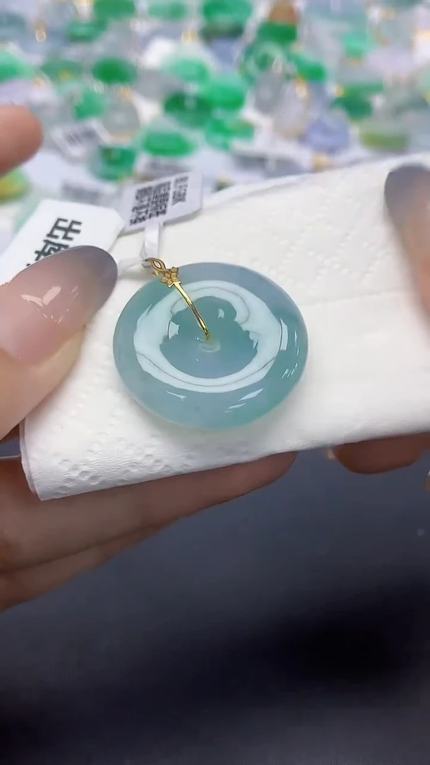 翡翠18K金镶嵌颈饰天然缅甸a货翡翠