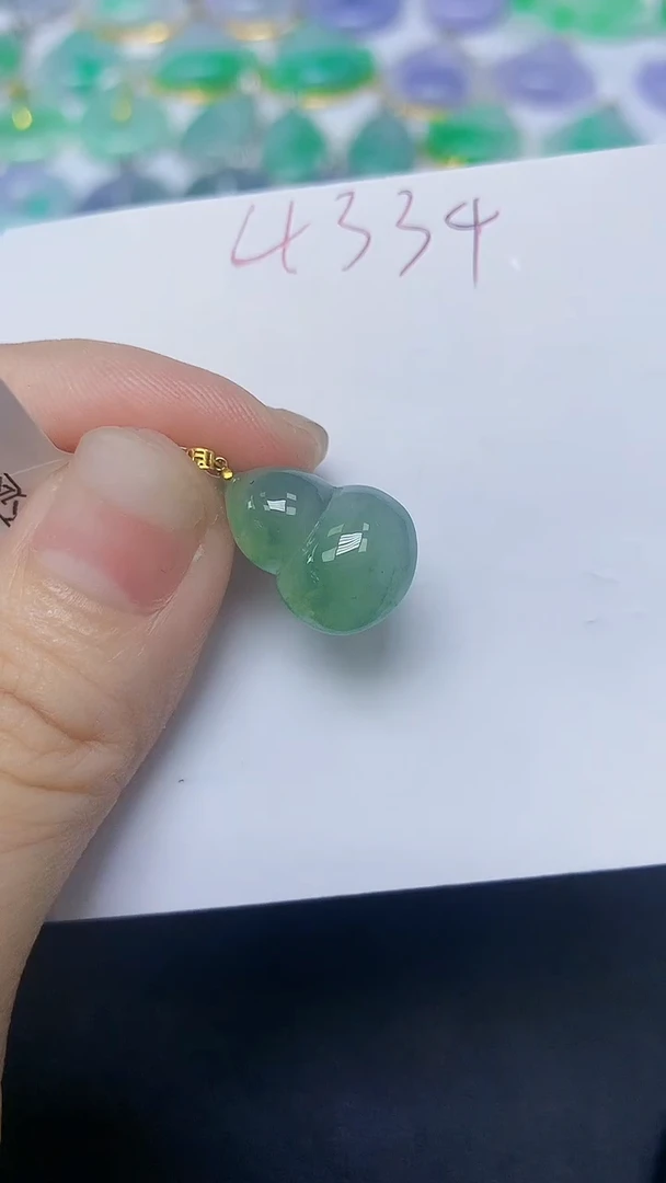 翡翠18K金镶嵌颈饰天然缅甸翡翠A货