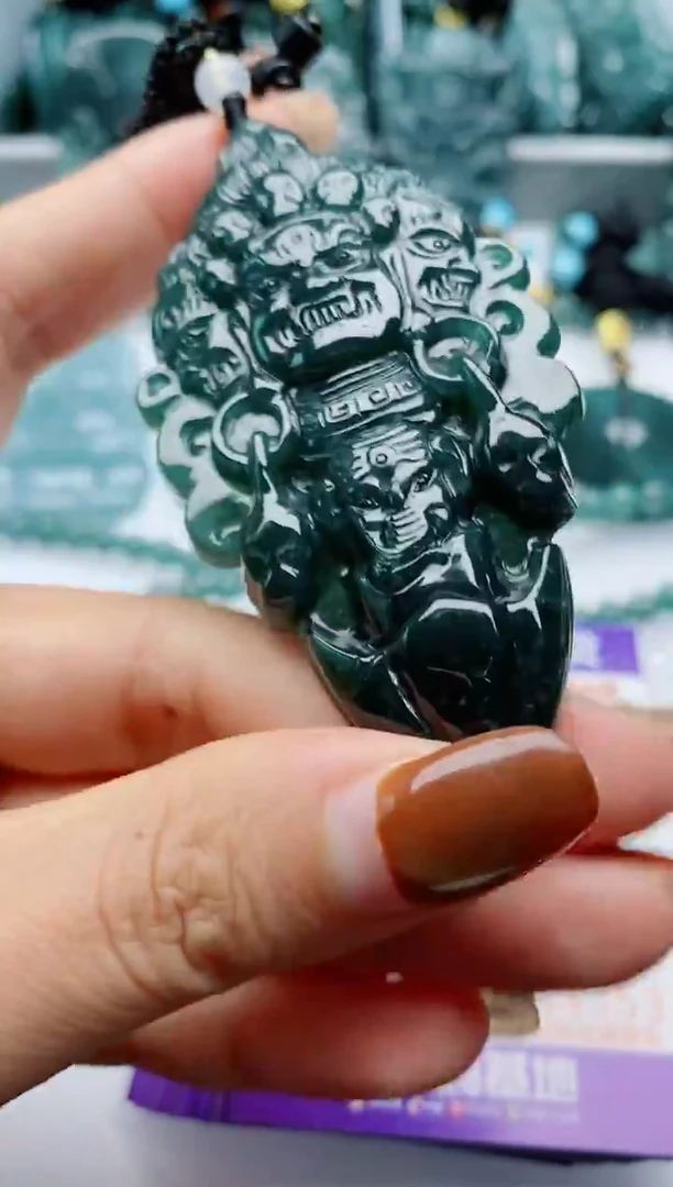 颈饰未镶嵌翡翠