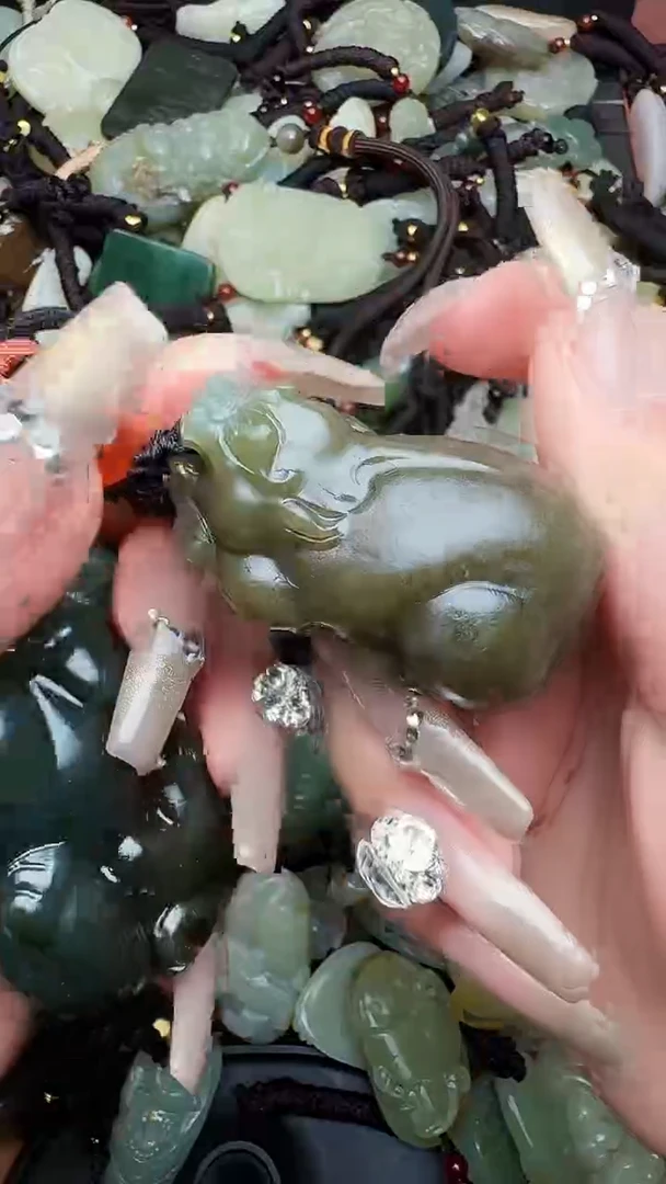 【闪购商品】和田玉颈饰未镶嵌貔貅