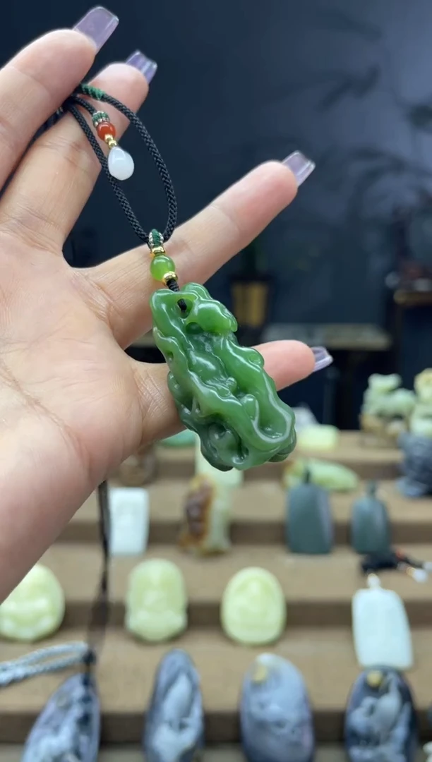 颈饰未镶嵌和田玉1