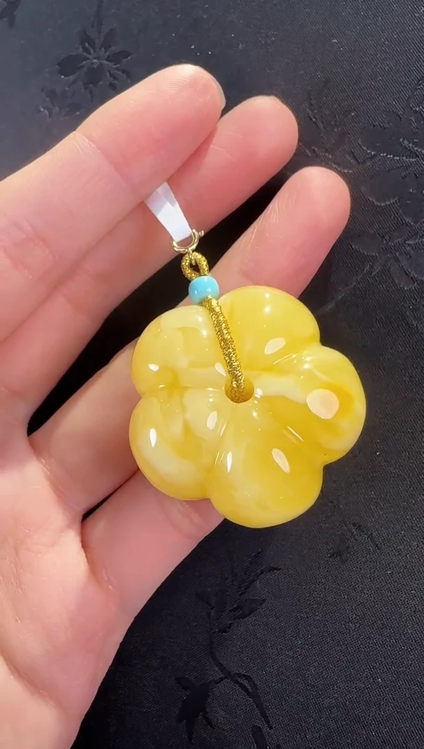 蜜蜡颈饰18K金镶嵌花花吊坠
