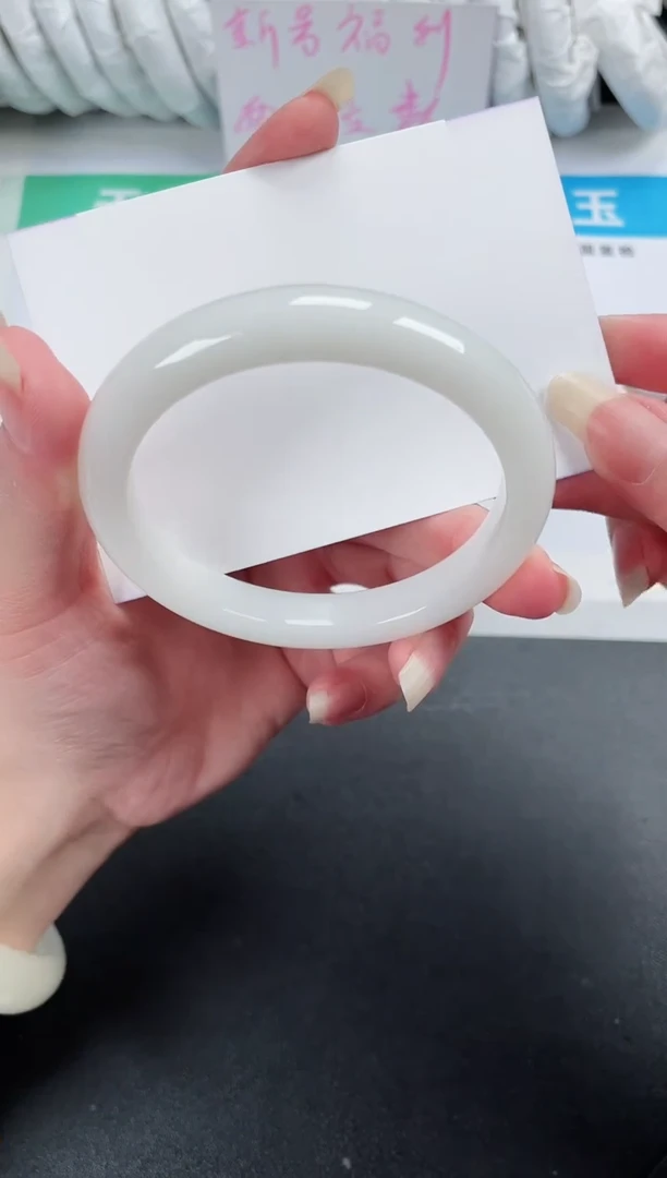 【闪购商品】石英质玉手镯未镶嵌163-58.3