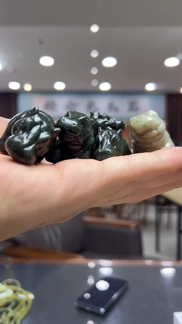 未镶嵌和田玉把件河马-多样性发货其中发一