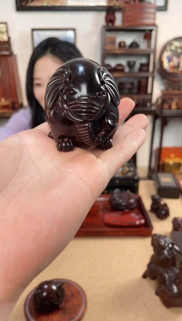 紫檀木类成套家具藏*太平有象
