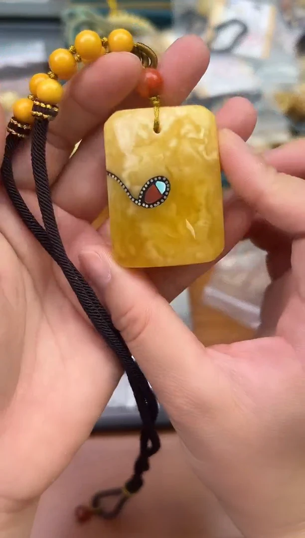 未镶嵌琥珀裸石蜜蜡吊坠