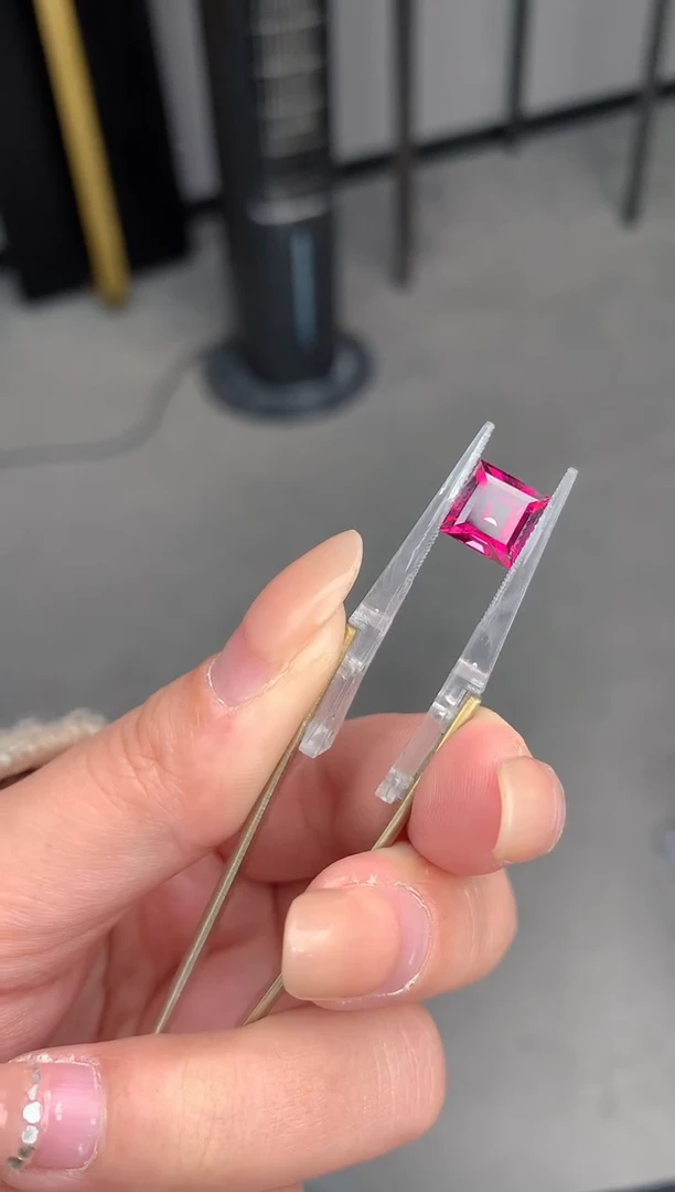 【闪购商品】石榴石裸石未镶嵌4ct镁铝榴石