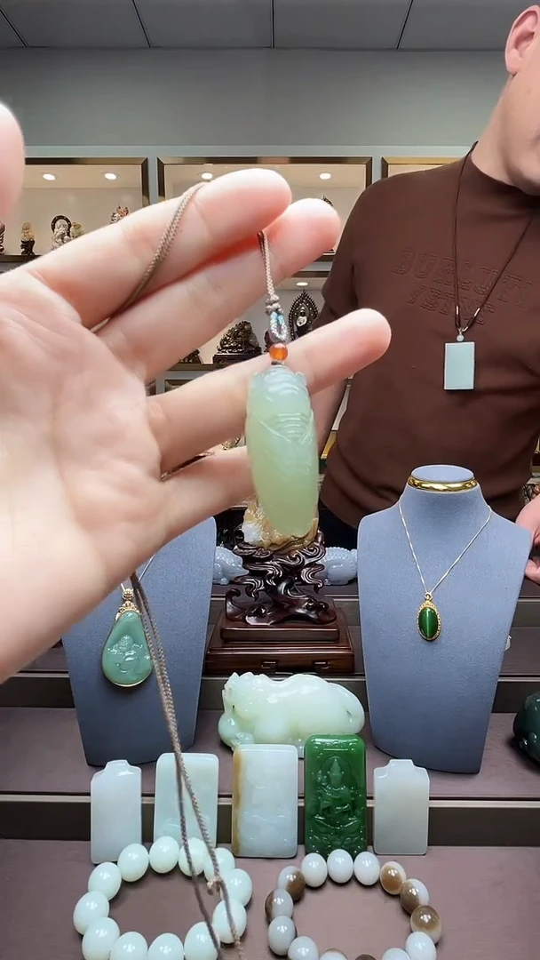 【闪购商品】和田玉颈饰未镶嵌苏