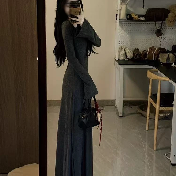 秋季大码法式设计感V领长袖连衣裙女收腰修身显瘦气质简约长裙