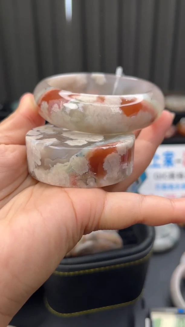 石英质玉手镯未镶嵌赠送镯心（圈口58