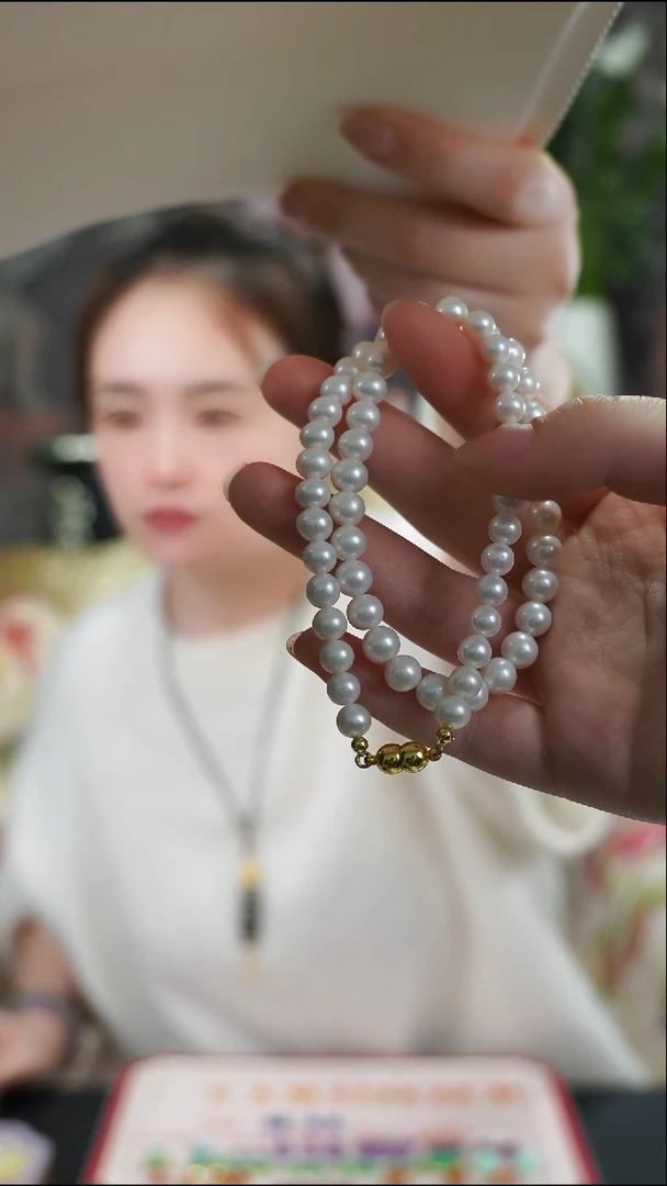 颈饰18K金镶嵌淡水珍珠项链