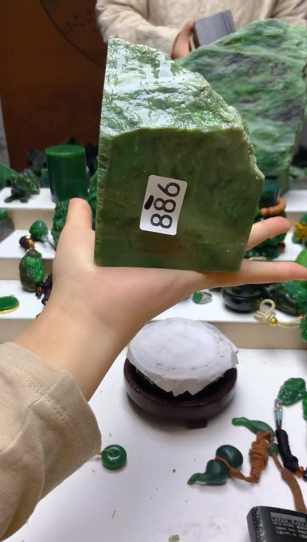 未镶嵌和田玉（碧玉）珠宝半成品1