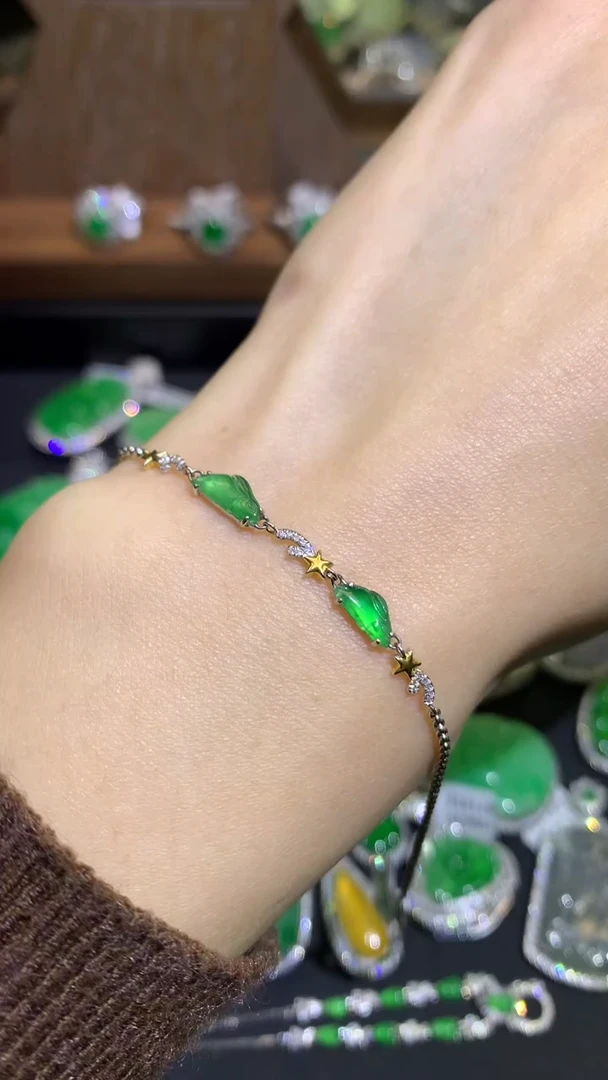 【闪购商品】翡翠吊坠(不含链)18K金镶嵌手链