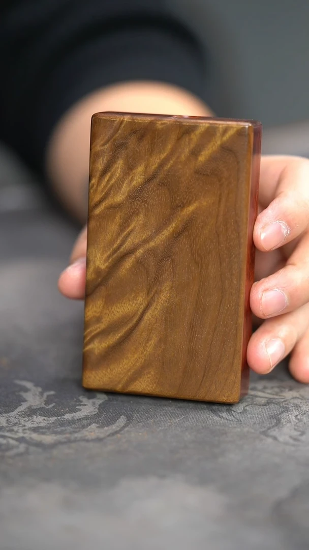 【闪购商品】金丝楠木雕913号阴沉满花镶嵌细支烟盒