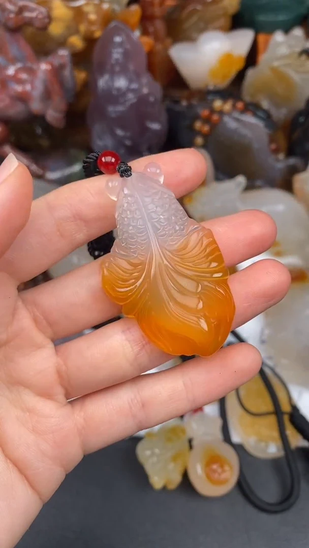 未镶嵌颈饰玛瑙/玉髓文*水AA