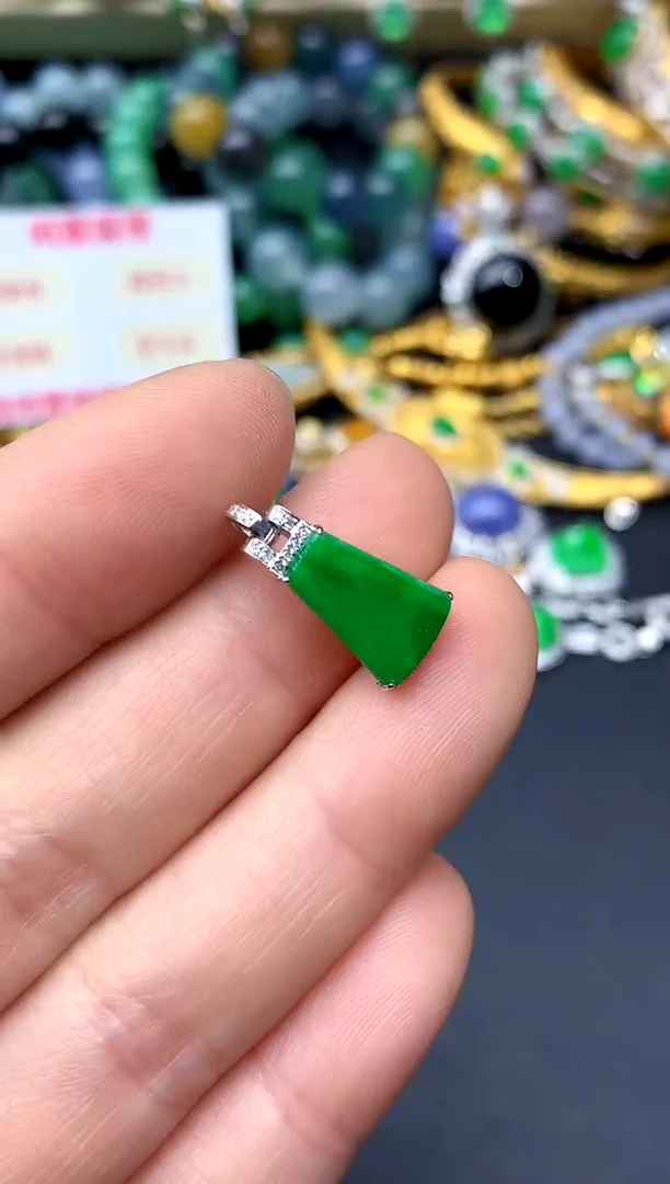 颈饰18K金镶嵌翡翠294-中国好珍宝