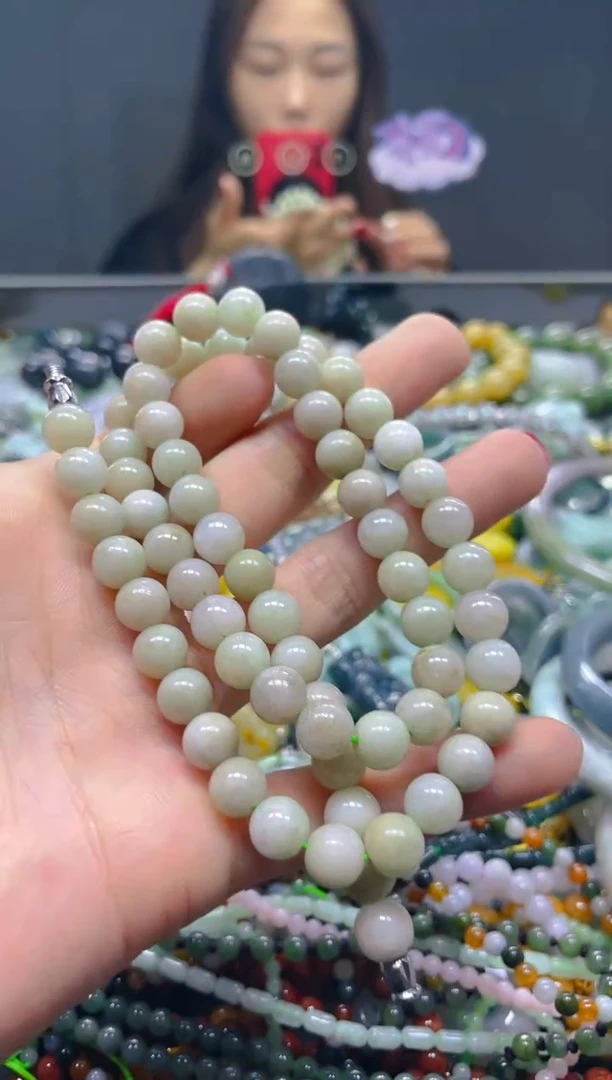 颈饰未镶嵌翡翠7MM/C/翡翠A货，一件也是批发价