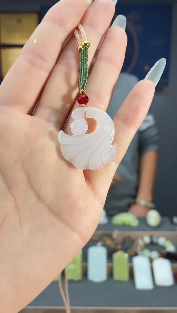 颈饰未镶嵌和田玉1