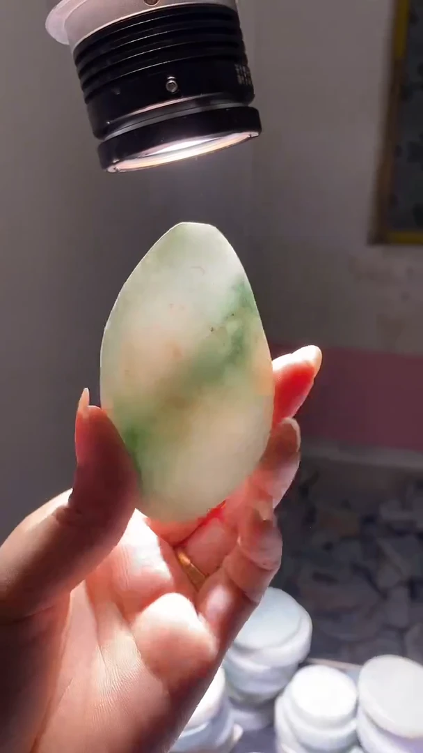翡翠未镶嵌颈饰天然缅甸A货翡翠