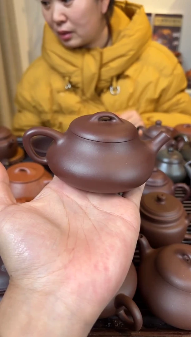 茶壶紫砂用****7黄龙山紫泥微瑕仁瓢