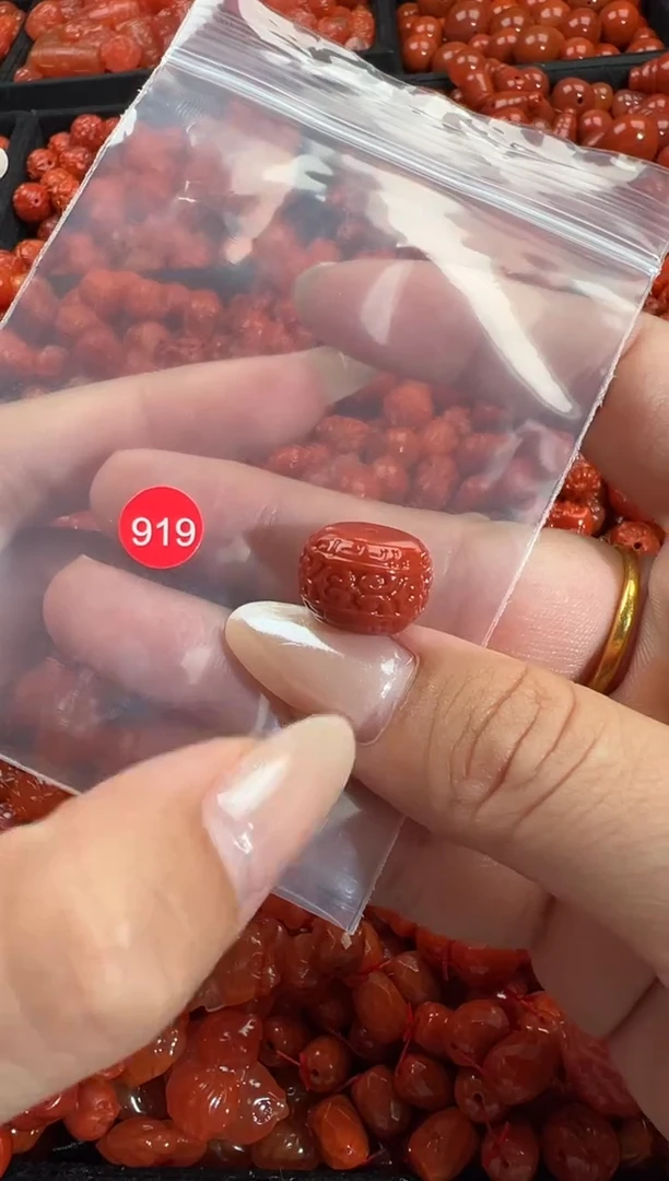 颈饰未镶嵌南红玛瑙1