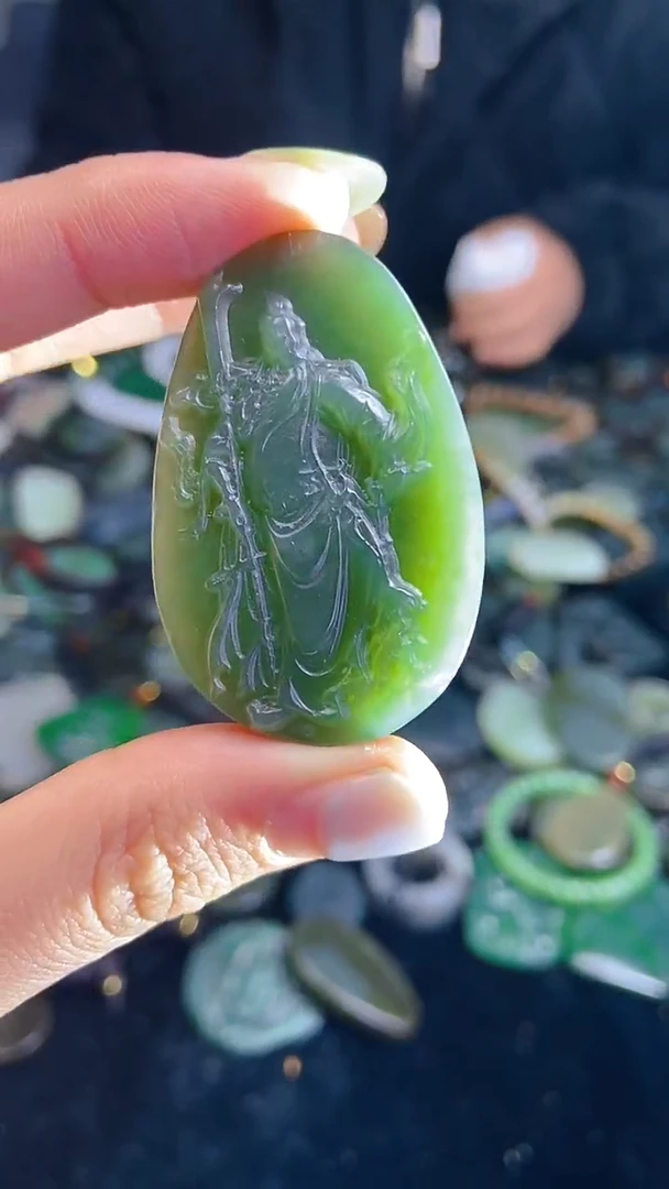 颈饰未镶嵌和田玉1