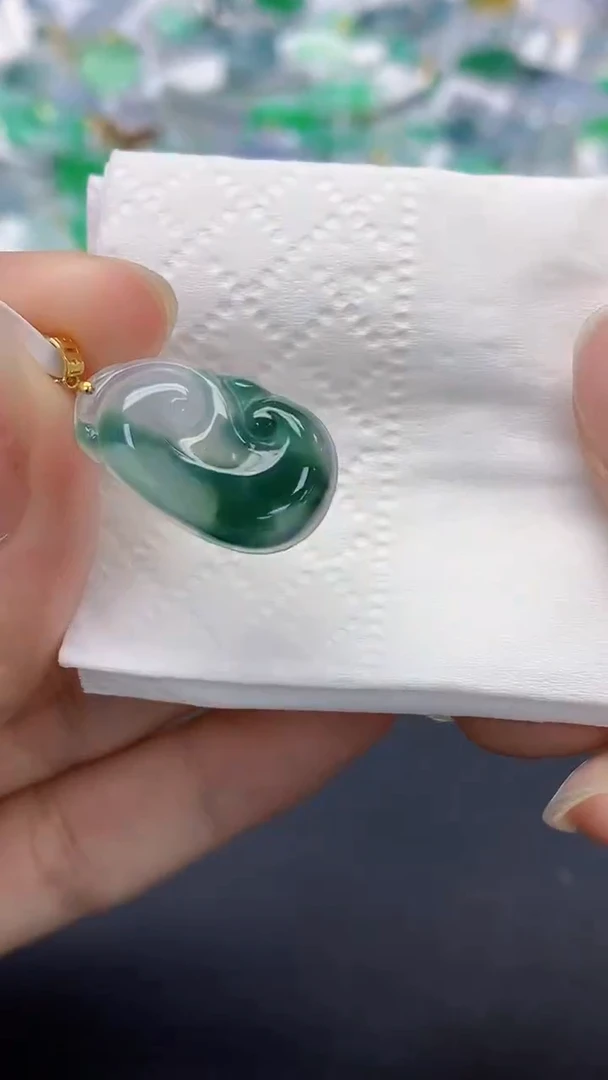 翡翠18K金镶嵌颈饰天然缅甸a货翡翠