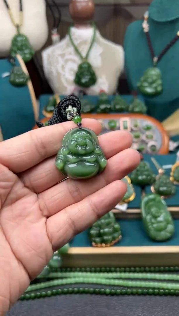 颈饰未镶嵌和田玉粉绿佛公