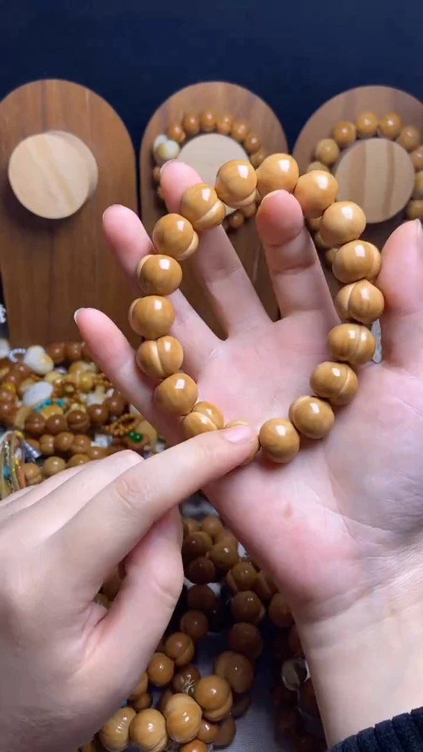 手串猴头核桃@****এ全品纯手工奶油泡芙爱心橄榄壳藏式流苏手持