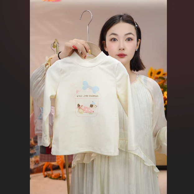 MOMOCO春秋季女童时尚可爱小狗加厚打底衫77820239002