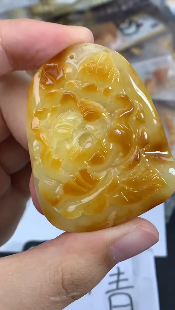 琥珀未镶嵌珠宝奇石1